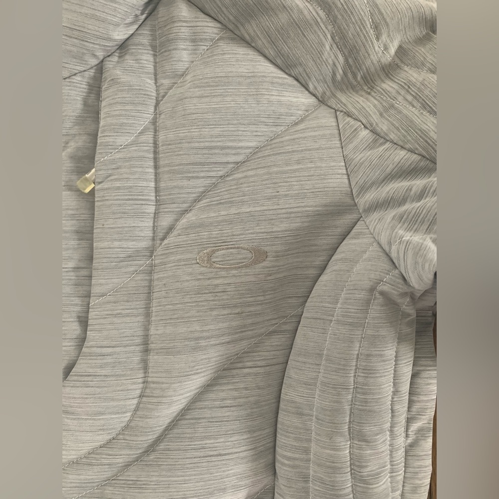New Vintage Oakley Ski Jacket! Only worn maybe 3 times. - Picture 2 of 14